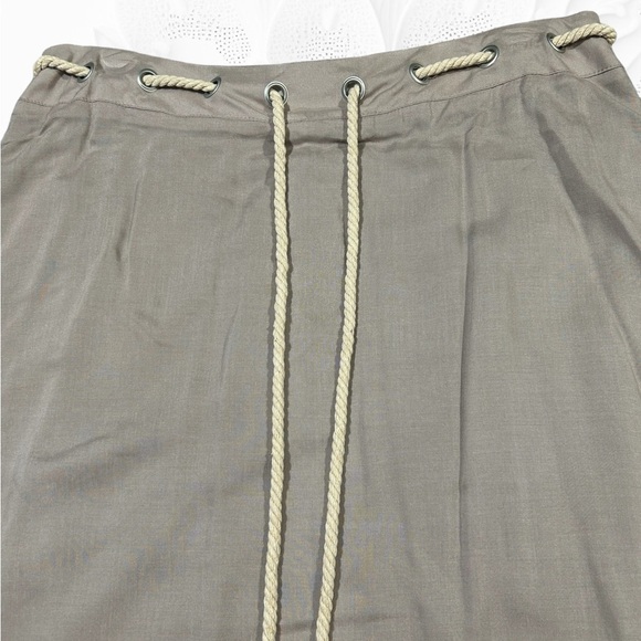 Cute Tan Skirt With Rope Drawstring. - Picture 4 of 14